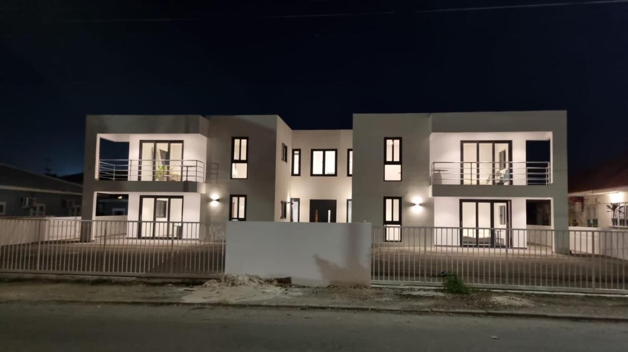 Ferienwohnung Whitehouse Boulevard, Close To Mambo Beach And City Centre Willemstad Exterior foto
