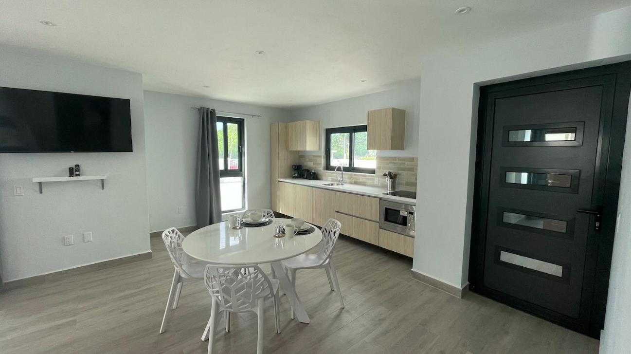 Ferienwohnung Whitehouse Boulevard, Close To Mambo Beach And City Centre Willemstad Exterior foto