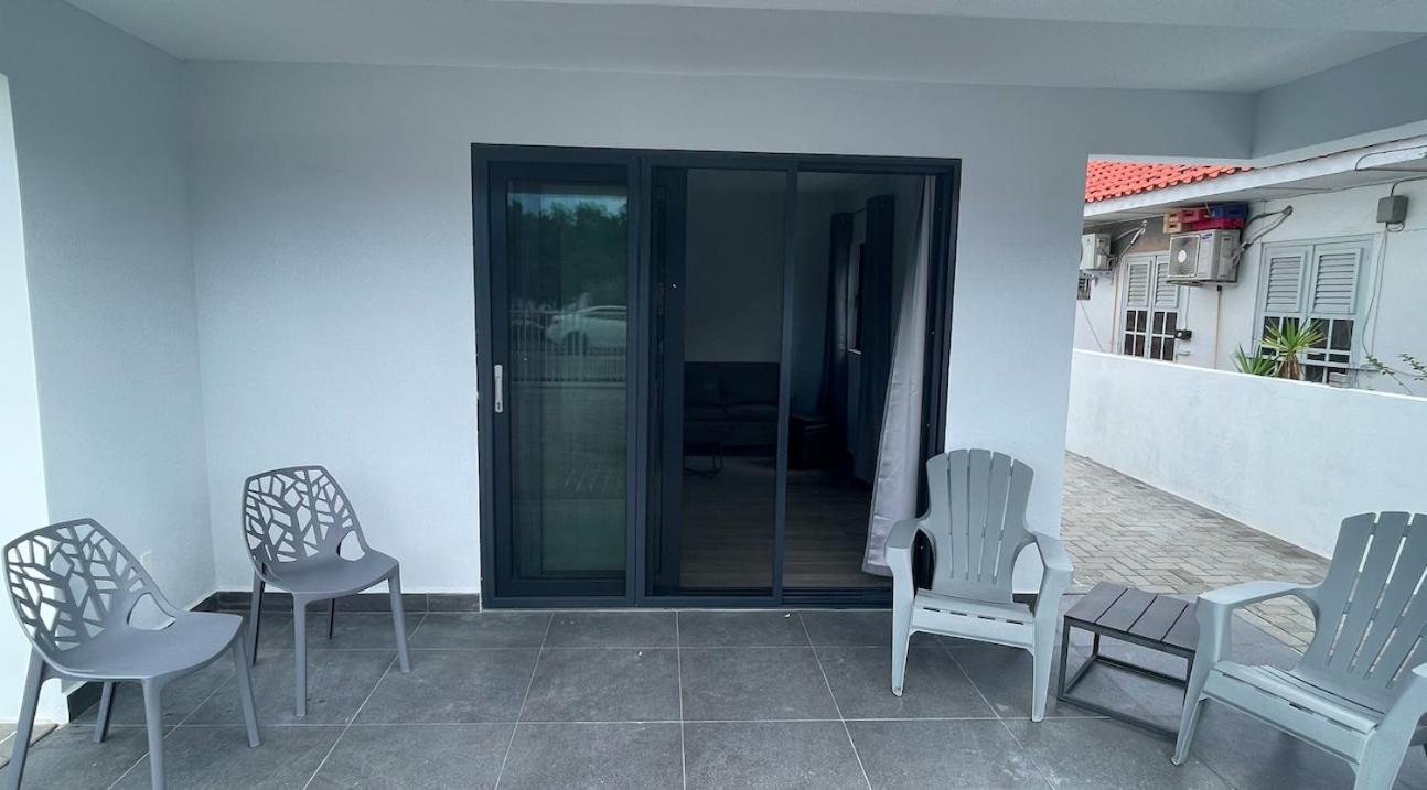 Ferienwohnung Whitehouse Boulevard, Close To Mambo Beach And City Centre Willemstad Exterior foto