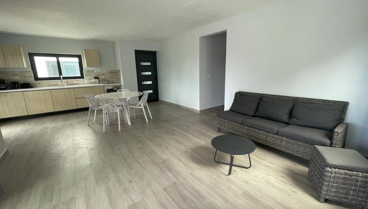 Ferienwohnung Whitehouse Boulevard, Close To Mambo Beach And City Centre Willemstad Exterior foto