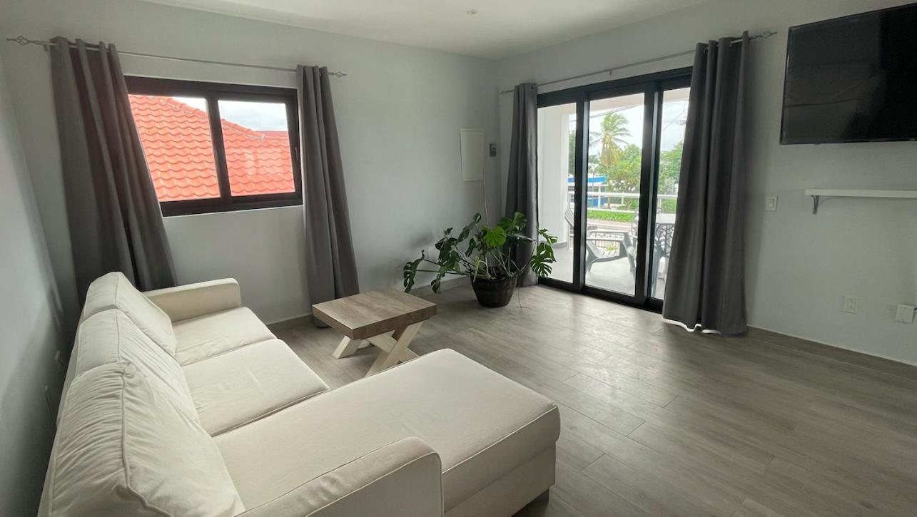 Ferienwohnung Whitehouse Boulevard, Close To Mambo Beach And City Centre Willemstad Exterior foto