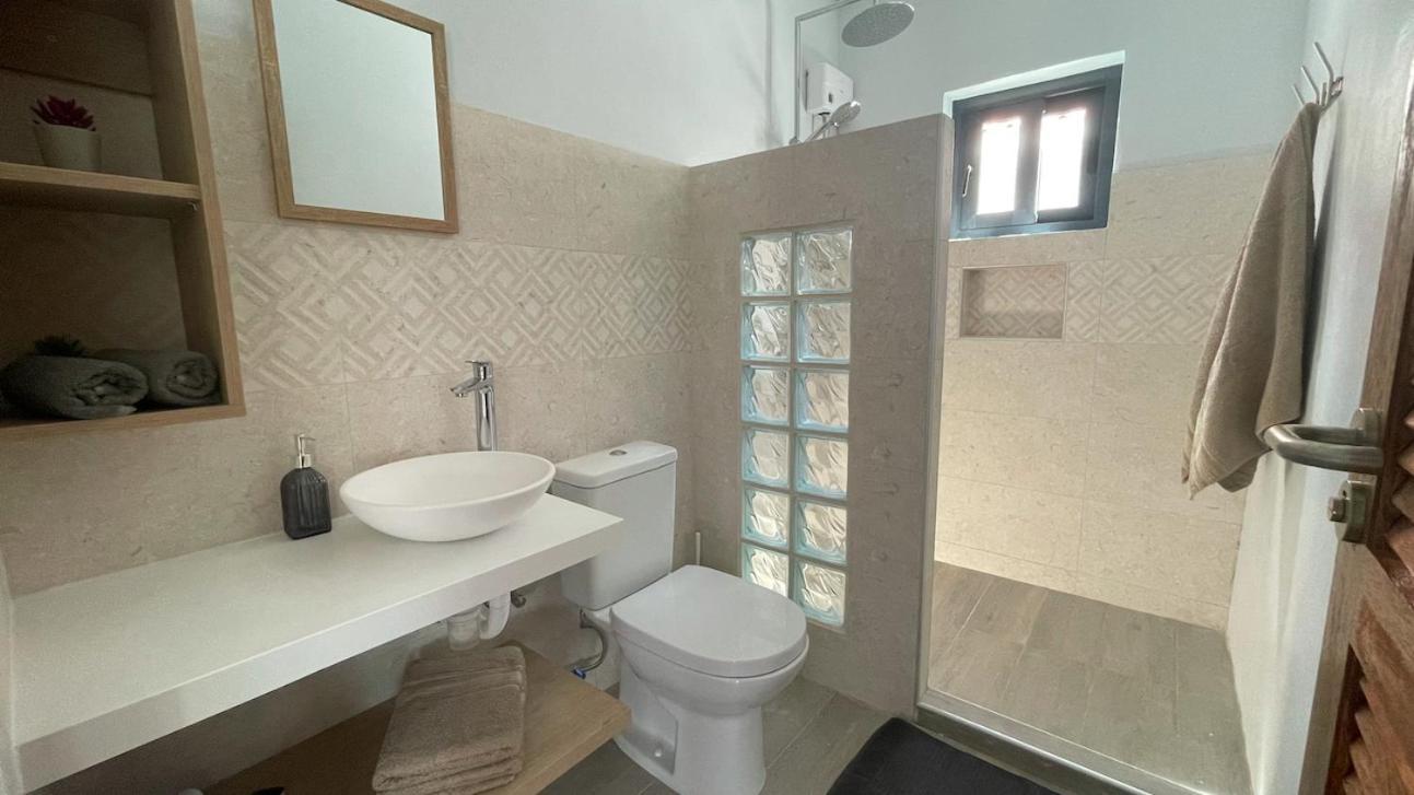 Ferienwohnung Whitehouse Boulevard, Close To Mambo Beach And City Centre Willemstad Exterior foto
